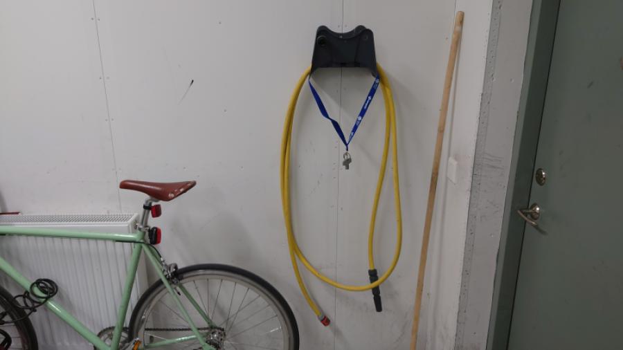 Tvättslang i 4:ans cykelrum