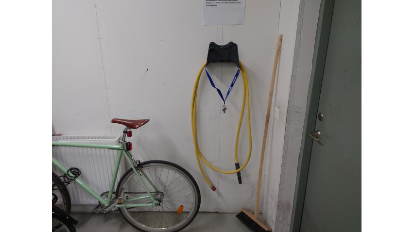 Tvättslang i 4:ans cykelrum